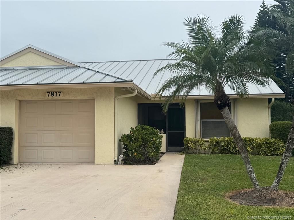 Photo of 7817 SE Sugar Sand Circle, Hobe Sound, FL 33455 (MLS # M20048719)