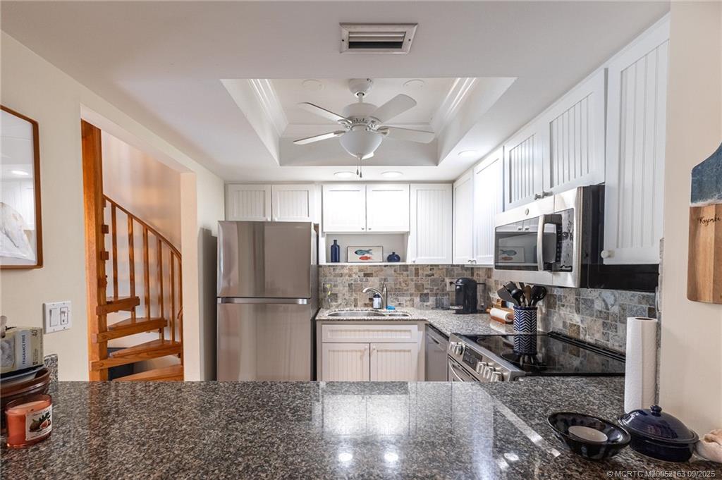 Stuart, Florida 34996, United States, 2 Bedrooms Bedrooms, ,3 BathroomsBathrooms,Residential,Active,207835