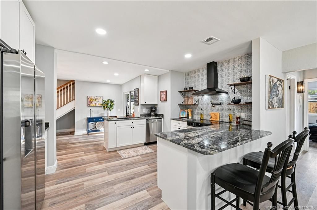 Photo of 605 SE Dolphin Drive, Stuart, FL 34996 (MLS # M20053098)