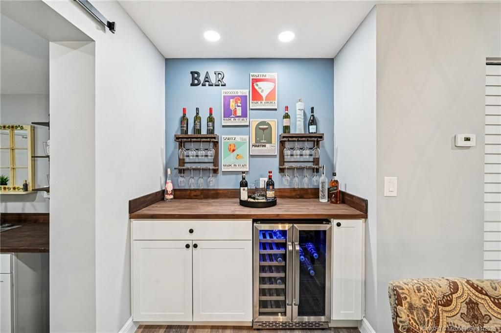 Photo of 605 SE Dolphin Drive, Stuart, FL 34996 (MLS # M20053098)