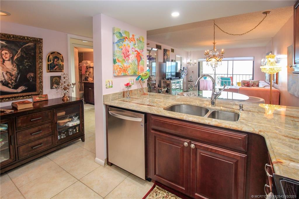 Stuart, Florida 34996, United States, 2 Bedrooms Bedrooms, ,2 BathroomsBathrooms,Residential,Active,223709