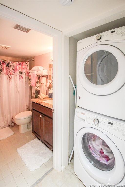 Stuart, Florida 34996, United States, 2 Bedrooms Bedrooms, ,2 BathroomsBathrooms,Residential,Active,223709