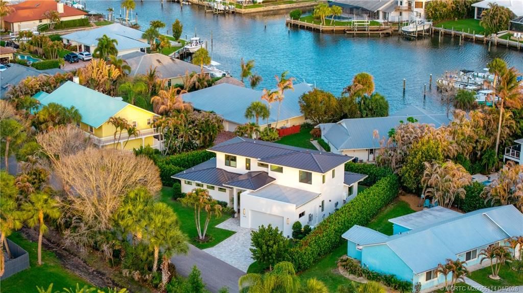 Photo of 10742 SE Burgee Court, Hobe Sound, FL 33455 (MLS # M20055114)