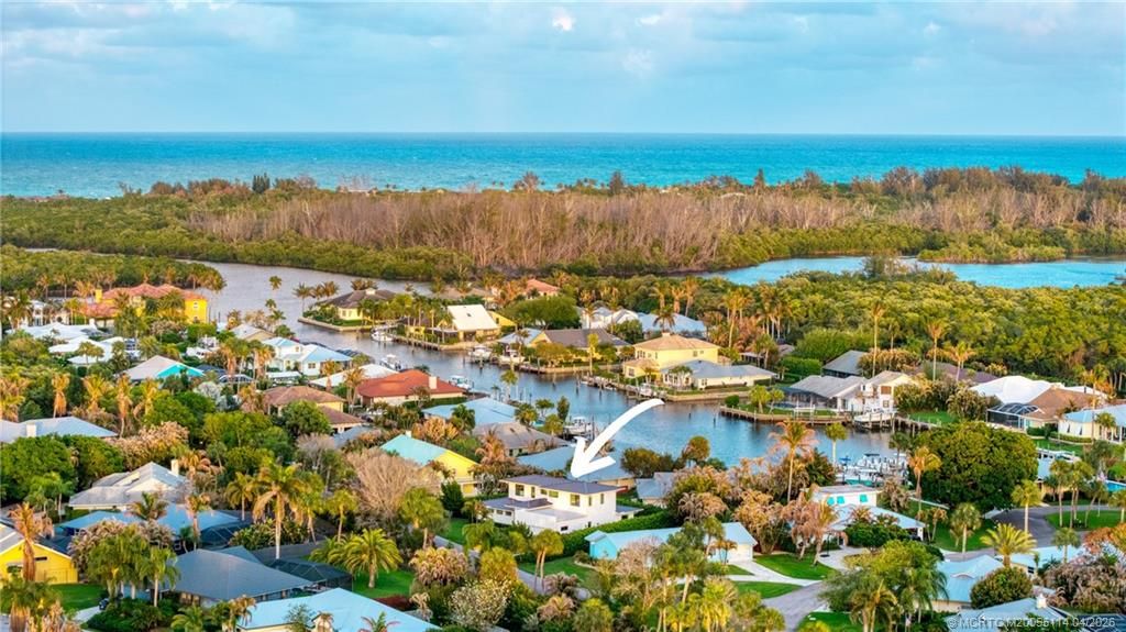 Photo of 10742 SE Burgee Court, Hobe Sound, FL 33455 (MLS # M20055114)