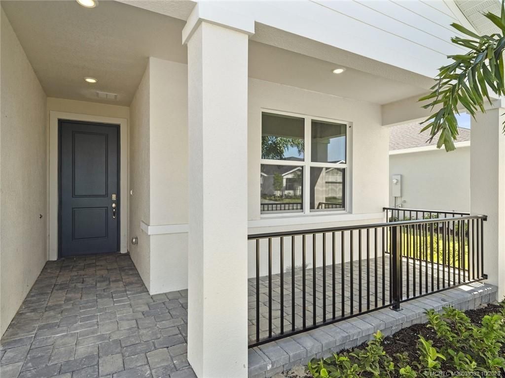 Photo of 6816 NW CLOVERDALE Avenue, Port Saint Lucie, FL 34987 (MLS # M20039332)