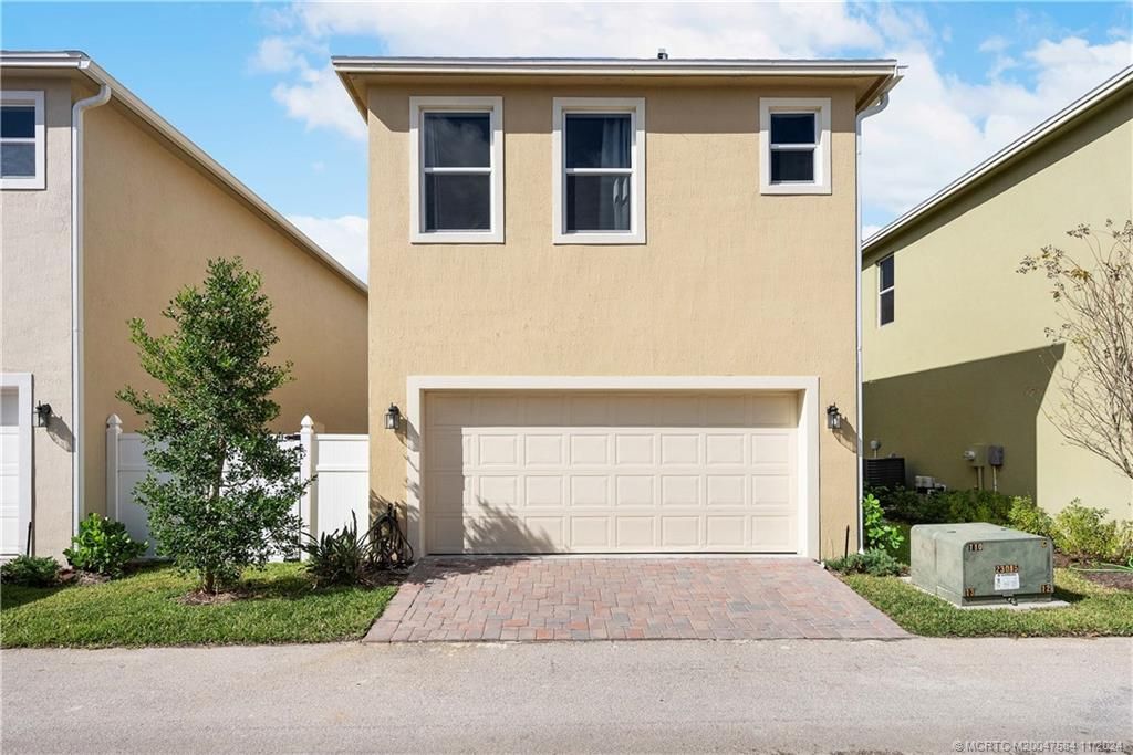 Photo of 2294 SE Tavares Drive, Port Saint Lucie, FL 34952 (MLS # M20047584)