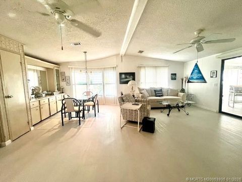 Photo of 6221 S Ironwood Lane, Lantana, FL 33462 (MLS # M20053935)