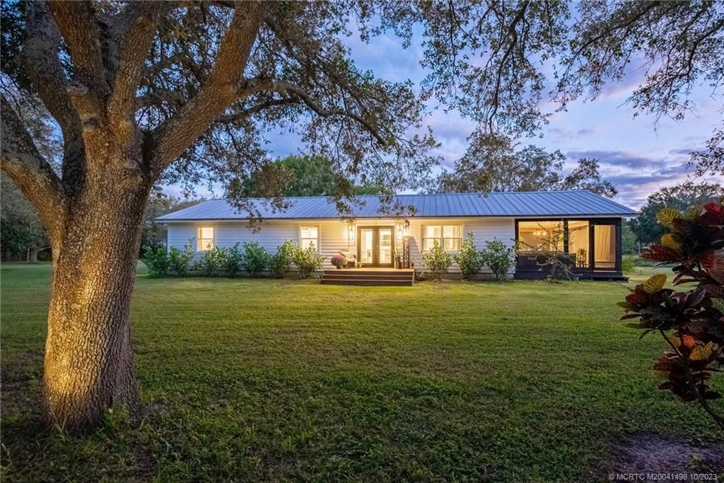 Photo of 4000 SW Cherokee Street, Palm City, FL 34990 (MLS # M20041498)