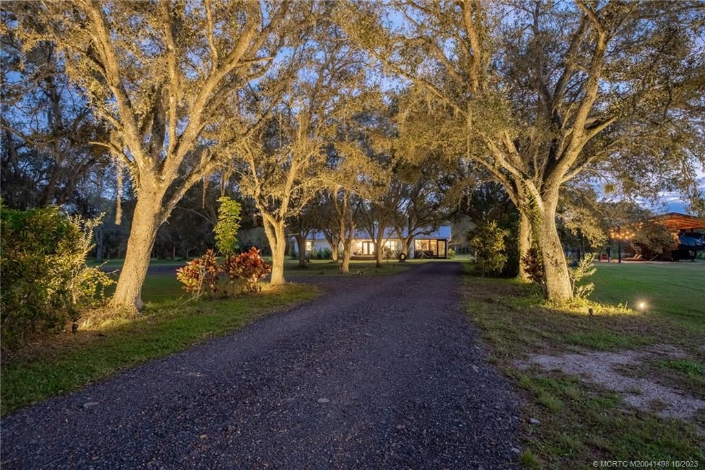 Photo of 4000 SW Cherokee Street, Palm City, FL 34990 (MLS # M20041498)