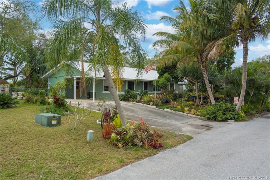 Photo of 5322 SE 55th Terrace, Stuart, FL 34997 (MLS # M20049290)