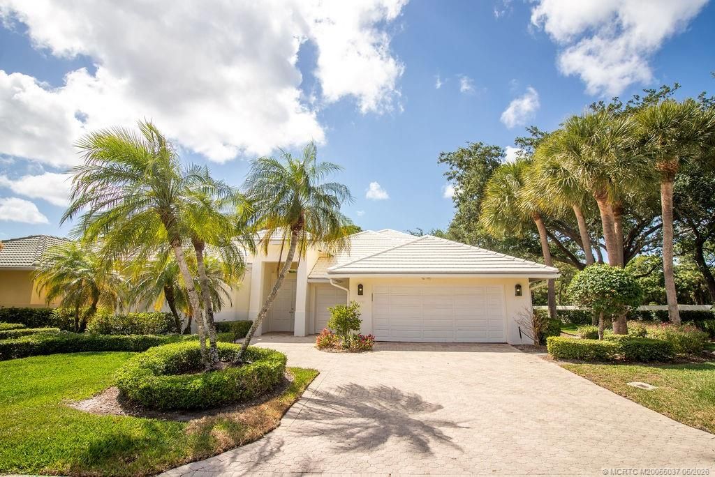 Photo of 1481 SE Brewster Place, Stuart, FL 34997 (MLS # M20055037)