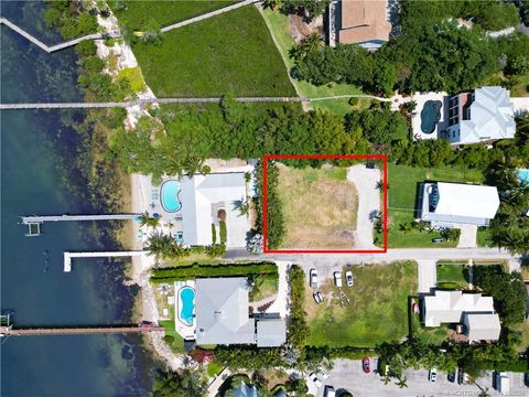 5157 Shore Village Terrace  FL 34996