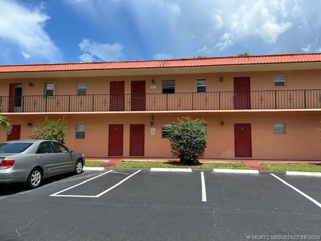 Photo of 1903 SW Palm City Road #H, Stuart, FL 34994 (MLS # M20052422)