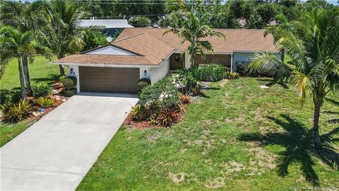 Photo of 2916 SE Paramount Place, Stuart, FL 34997 (MLS # M20053791)