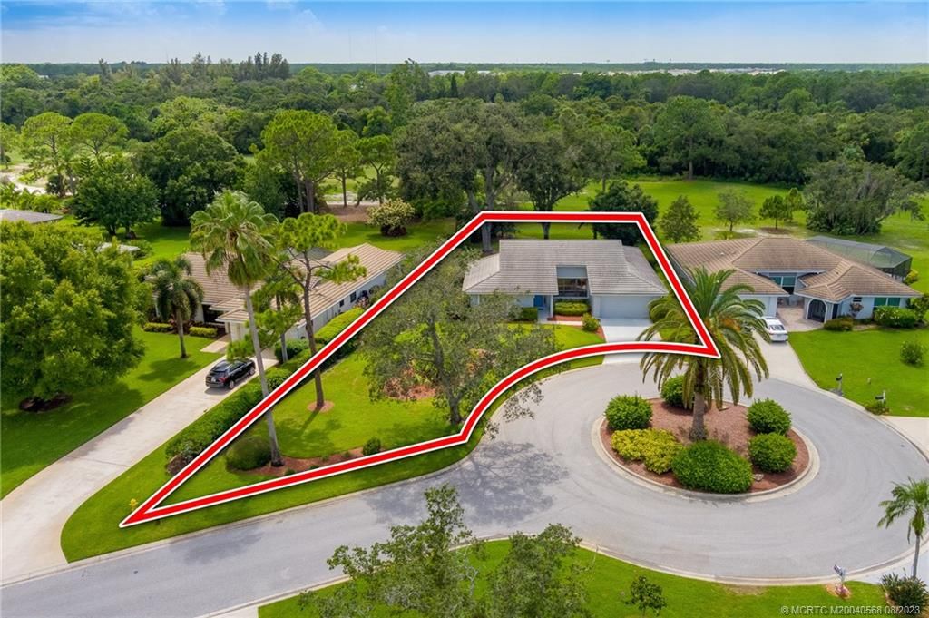 Photo of 4178 SW Heronwood Terrace, Palm City, FL 34990 (MLS # M20040568)