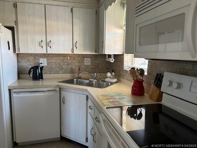 Stuart, Florida 34994, United States, 2 Bedrooms Bedrooms, ,2 BathroomsBathrooms,Residential,Pending,100785