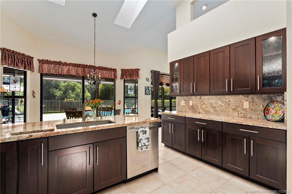 Palm City, Florida 34990, United States, 3 Bedrooms Bedrooms, ,3 BathroomsBathrooms,Residential,Pending,215003