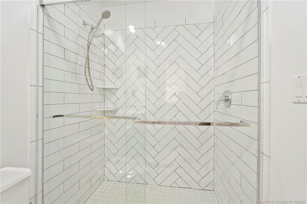 Palm City, Florida 34990, United States, 3 Bedrooms Bedrooms, ,3 BathroomsBathrooms,Residential,Pending,215003