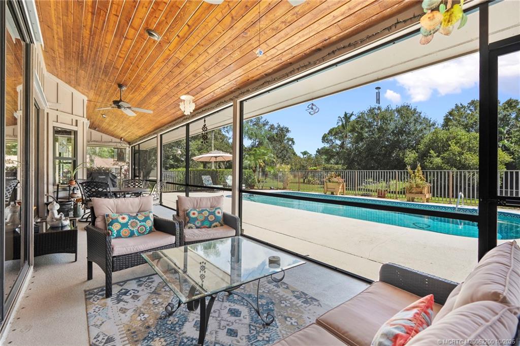 Palm City, Florida 34990, United States, 3 Bedrooms Bedrooms, ,3 BathroomsBathrooms,Residential,Pending,215003