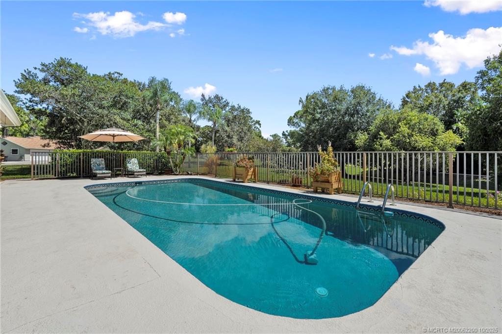 Palm City, Florida 34990, United States, 3 Bedrooms Bedrooms, ,3 BathroomsBathrooms,Residential,Pending,215003