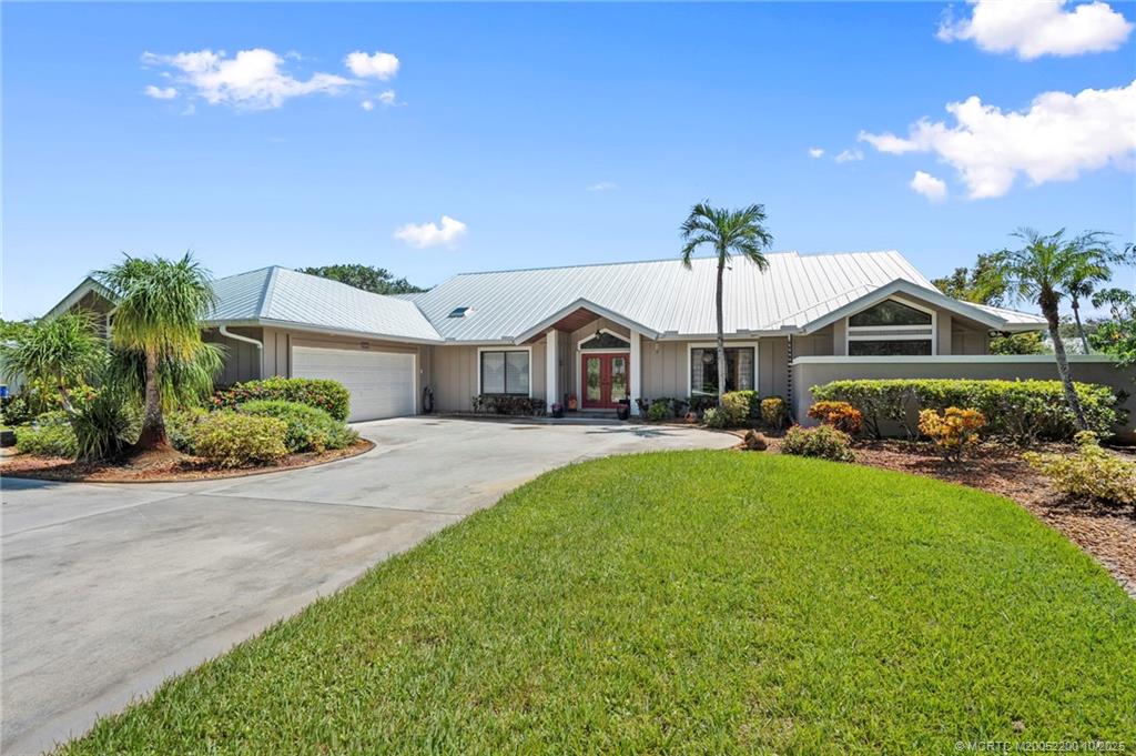 Palm City, Florida 34990, United States, 3 Bedrooms Bedrooms, ,3 BathroomsBathrooms,Residential,Pending,215003