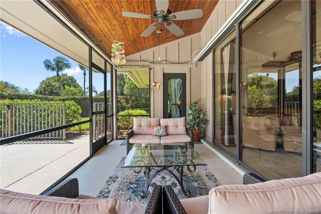 Palm City, Florida 34990, United States, 3 Bedrooms Bedrooms, ,3 BathroomsBathrooms,Residential,Pending,215003