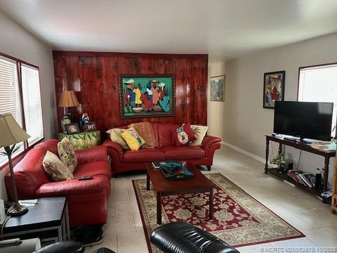Photo of 6315 S Ash Lane, Lantana, FL 33462 (MLS # M20052670)