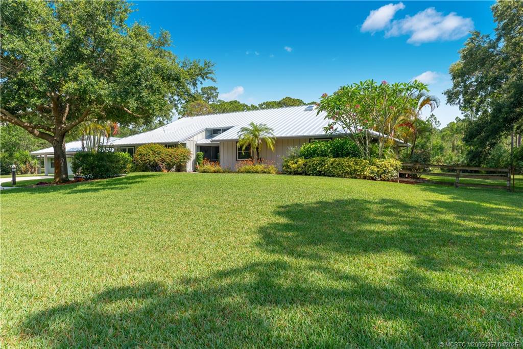 11245 SW Meadowlark Circle