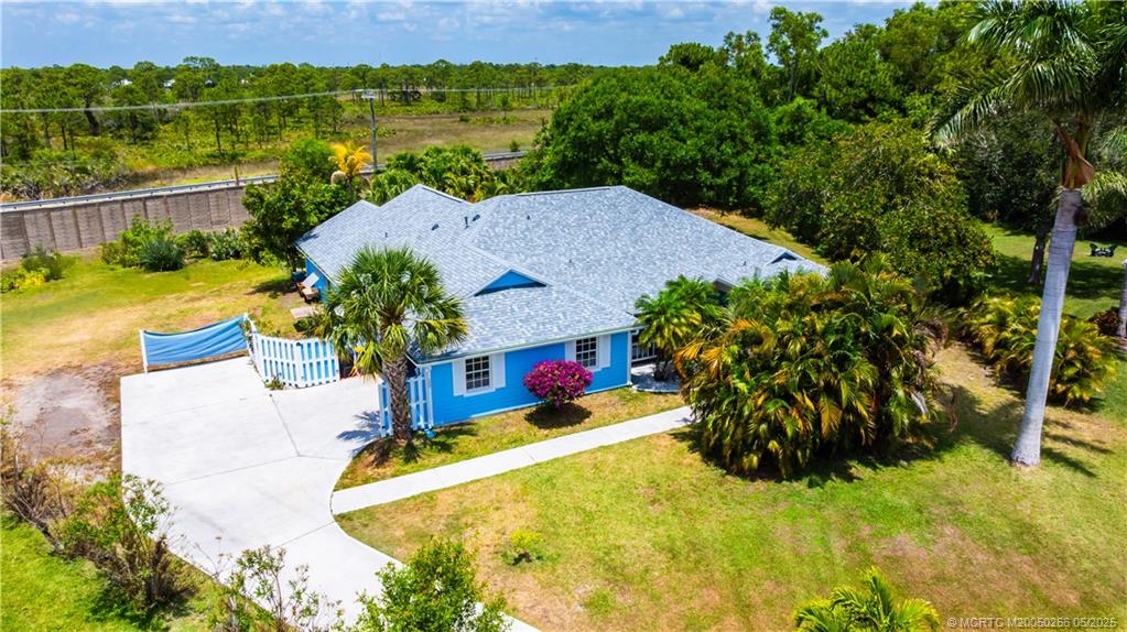 146 NE Blueberry Terrace