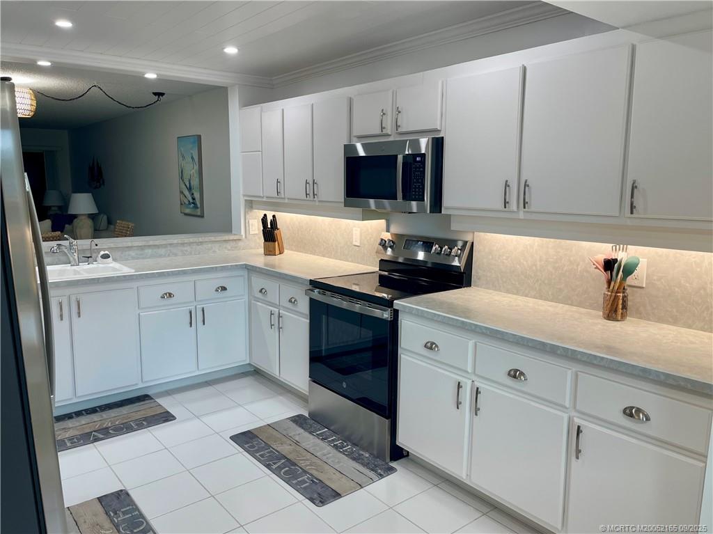 Stuart, Florida 34996, United States, 2 Bedrooms Bedrooms, ,2 BathroomsBathrooms,Residential,Active,208722