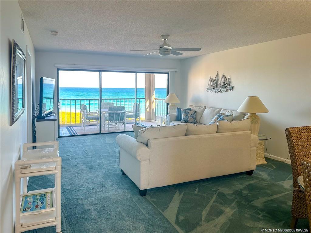 Stuart, Florida 34996, United States, 2 Bedrooms Bedrooms, ,2 BathroomsBathrooms,Residential,Active,208722