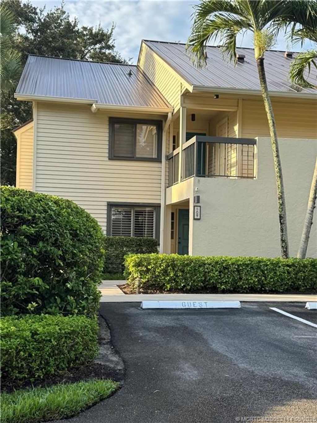 Photo of 5172 SE Club Way #109, Stuart, FL 34997 (MLS # M20052114)