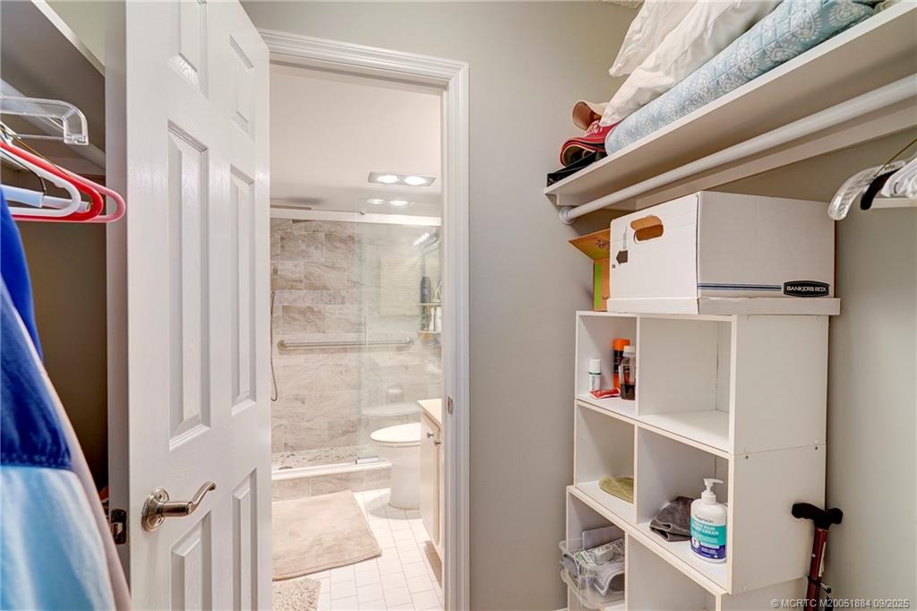 Stuart, Florida 34996, United States, 2 Bedrooms Bedrooms, ,2 BathroomsBathrooms,Residential,Pending,203727