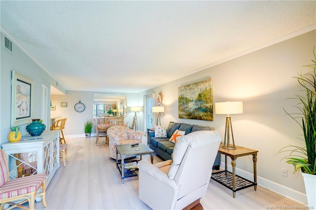 Stuart, Florida 34996, United States, 2 Bedrooms Bedrooms, ,2 BathroomsBathrooms,Residential,Pending,203727