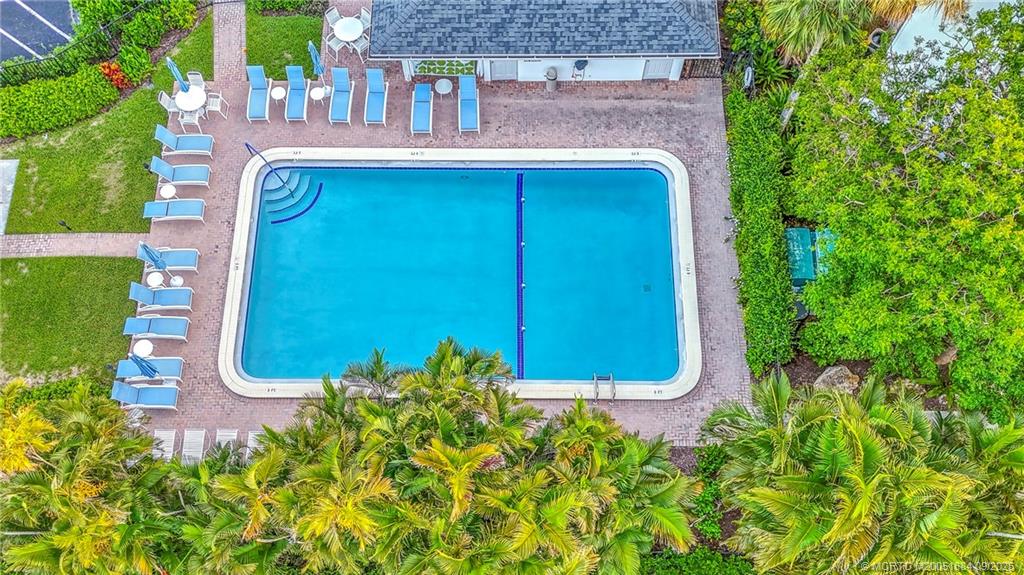 Stuart, Florida 34996, United States, 2 Bedrooms Bedrooms, ,2 BathroomsBathrooms,Residential,Pending,203727