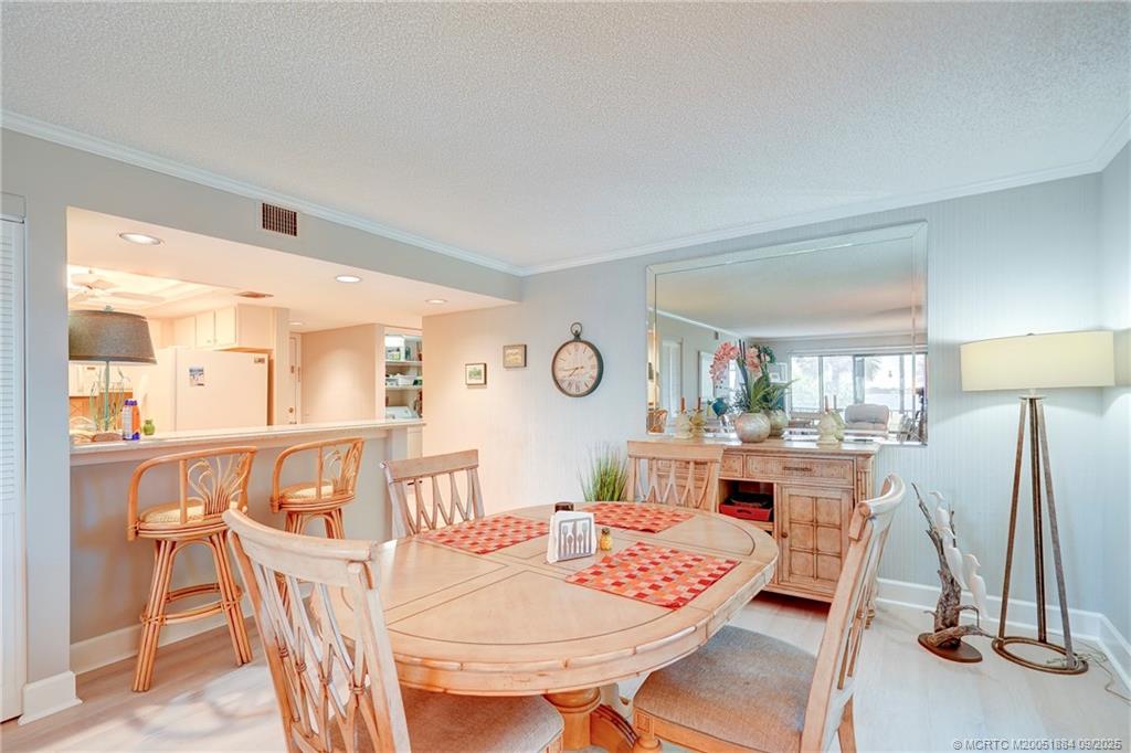 Stuart, Florida 34996, United States, 2 Bedrooms Bedrooms, ,2 BathroomsBathrooms,Residential,Pending,203727