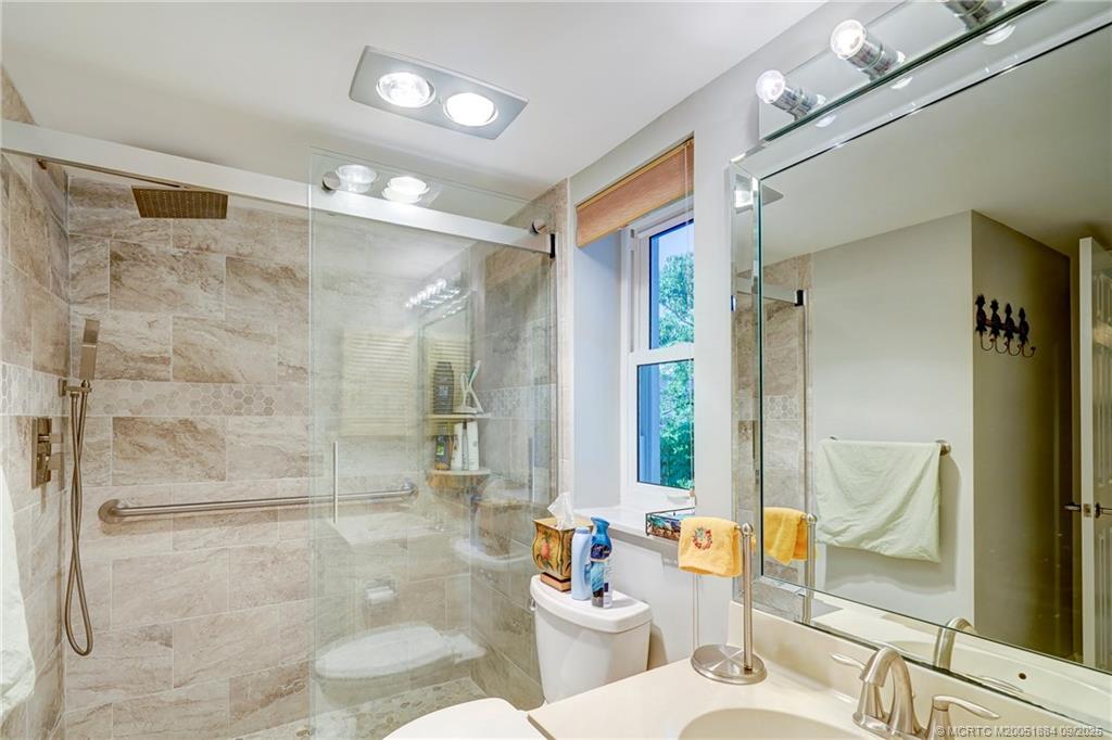 Stuart, Florida 34996, United States, 2 Bedrooms Bedrooms, ,2 BathroomsBathrooms,Residential,Pending,203727