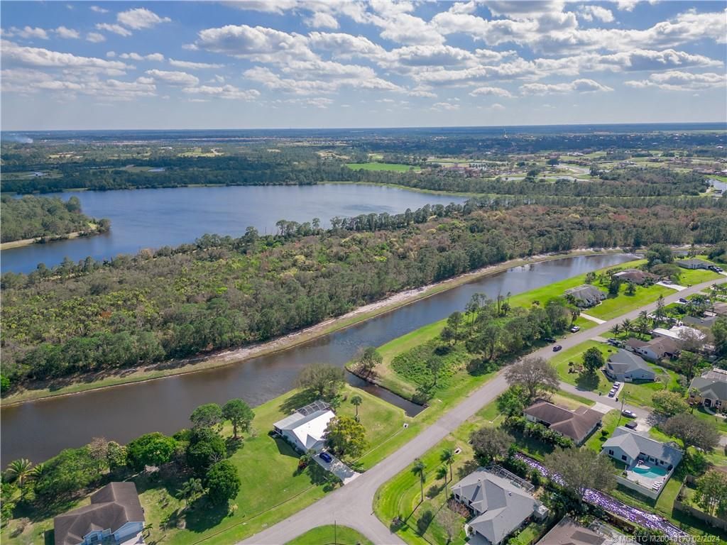 Photo of 514 SE Berry Avenue, Port Saint Lucie, FL 34984 (MLS # M20043170)