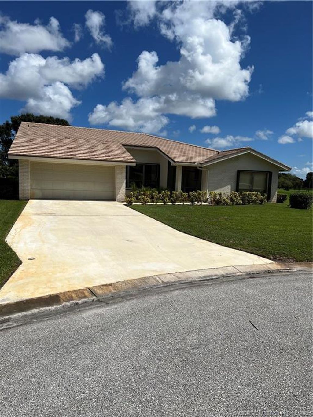 Photo of 3885 SW Creekside Terrace, Palm City, FL 34990 (MLS # M20053417)