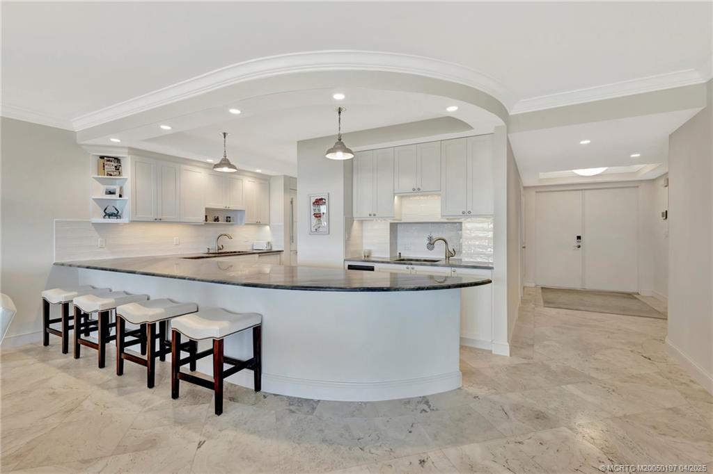 Stuart, Florida 34996, United States, 3 Bedrooms Bedrooms, ,3 BathroomsBathrooms,Residential,Pending,110942