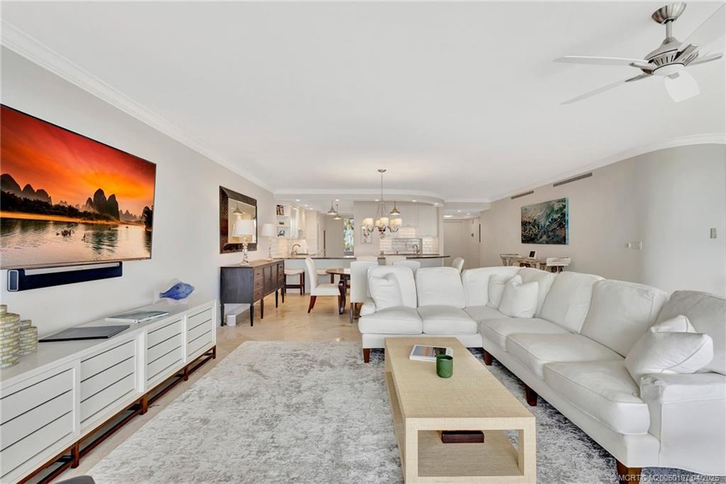 Stuart, Florida 34996, United States, 3 Bedrooms Bedrooms, ,3 BathroomsBathrooms,Residential,Pending,110942