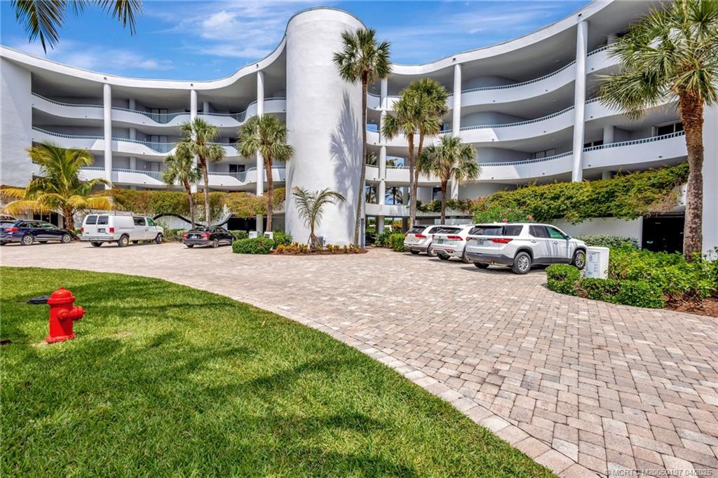 Stuart, Florida 34996, United States, 3 Bedrooms Bedrooms, ,3 BathroomsBathrooms,Residential,Pending,110942