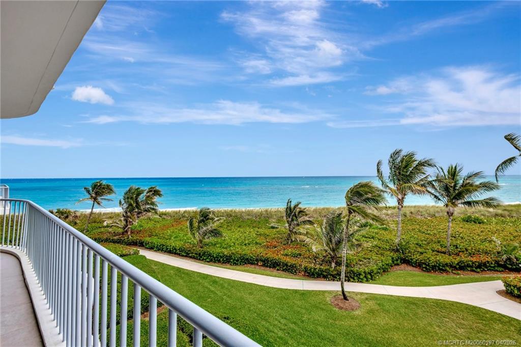 Stuart, Florida 34996, United States, 3 Bedrooms Bedrooms, ,3 BathroomsBathrooms,Residential,Pending,110942