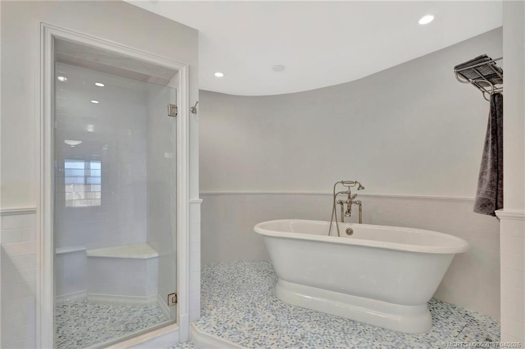 Stuart, Florida 34996, United States, 3 Bedrooms Bedrooms, ,3 BathroomsBathrooms,Residential,Pending,110942