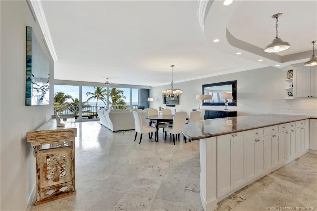 Stuart, Florida 34996, United States, 3 Bedrooms Bedrooms, ,3 BathroomsBathrooms,Residential,Pending,110942