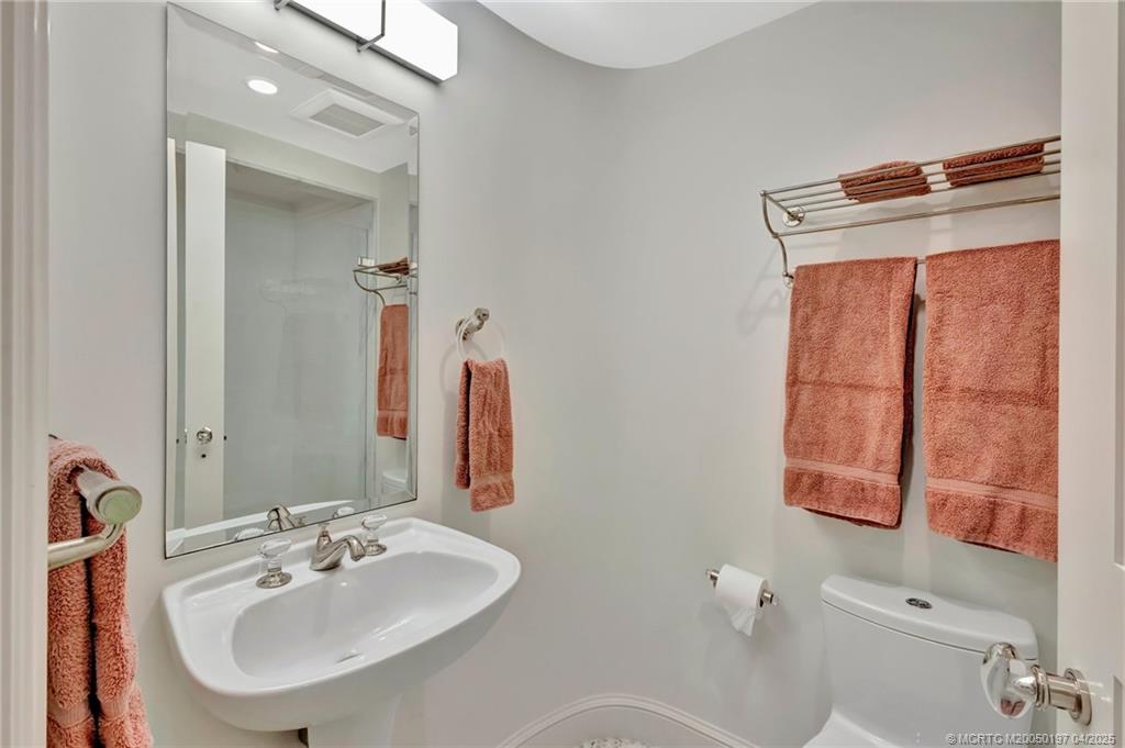 Stuart, Florida 34996, United States, 3 Bedrooms Bedrooms, ,3 BathroomsBathrooms,Residential,Pending,110942