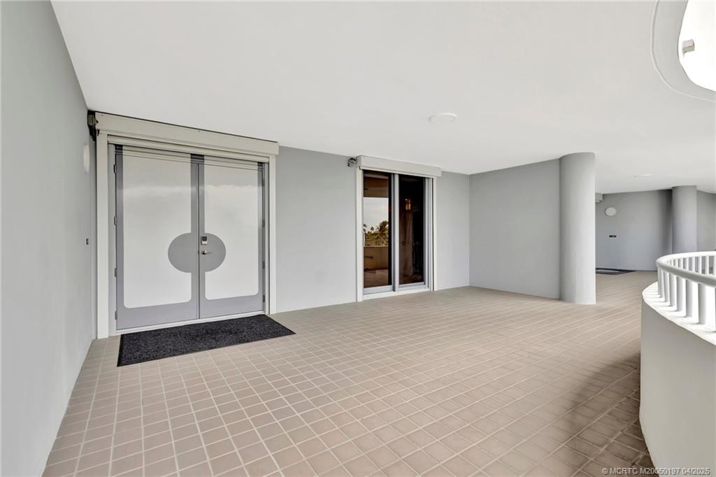 Stuart, Florida 34996, United States, 3 Bedrooms Bedrooms, ,3 BathroomsBathrooms,Residential,Pending,110942