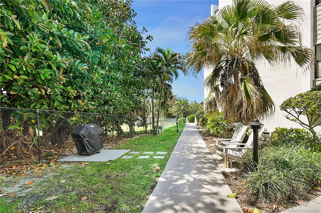 Stuart, Florida 34996, United States, 2 Bedrooms Bedrooms, ,2 BathroomsBathrooms,Residential,Active,231798