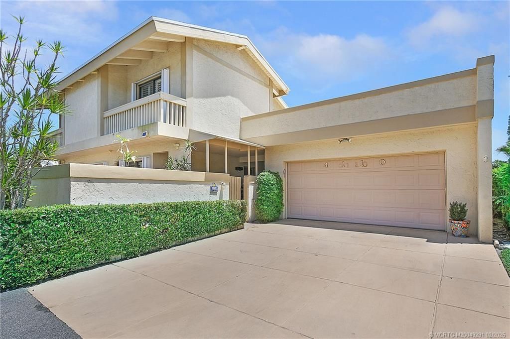 Photo of 4110 NE Breakwater Drive, Jensen Beach, FL 34957 (MLS # M20049291)