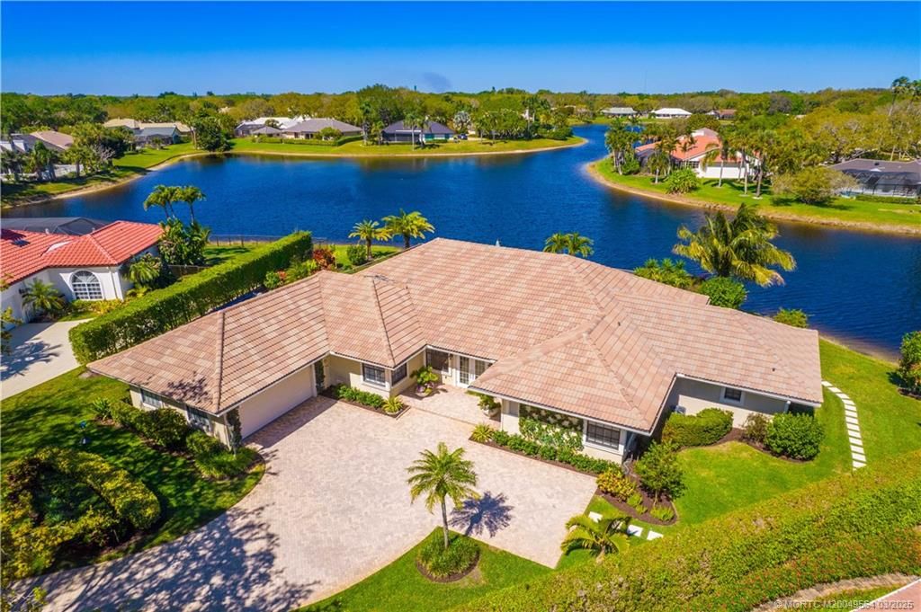 Photo of 10289 SE Banyan Way, Tequesta, FL 33469 (MLS # M20049564)
